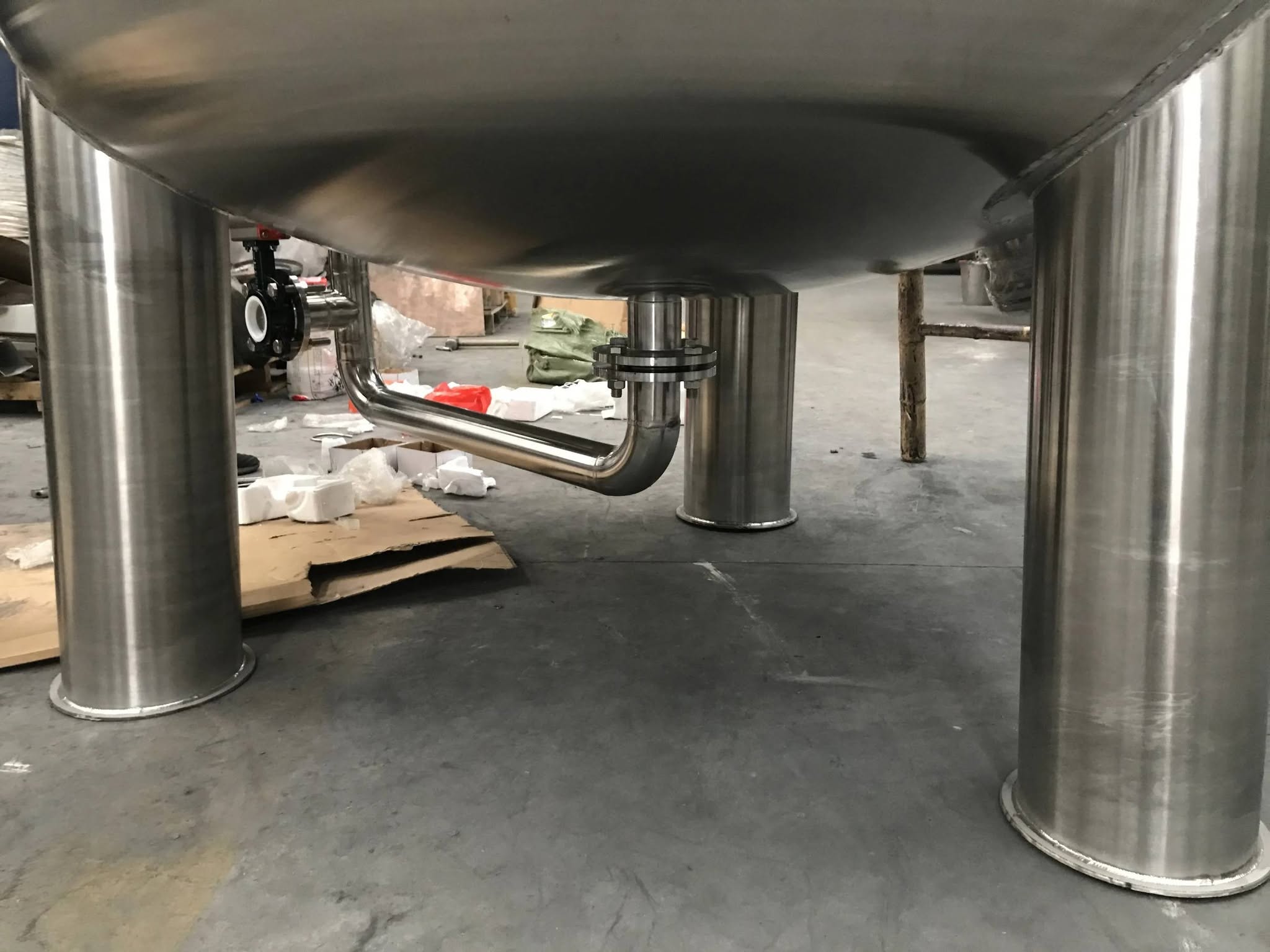 Stainless steel vessel lower pipework and supports