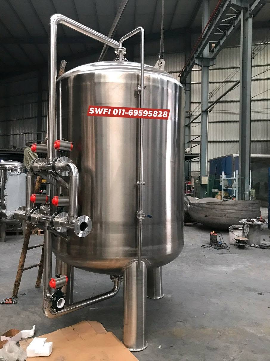 Side view of SWFI stainless steel filter vessel