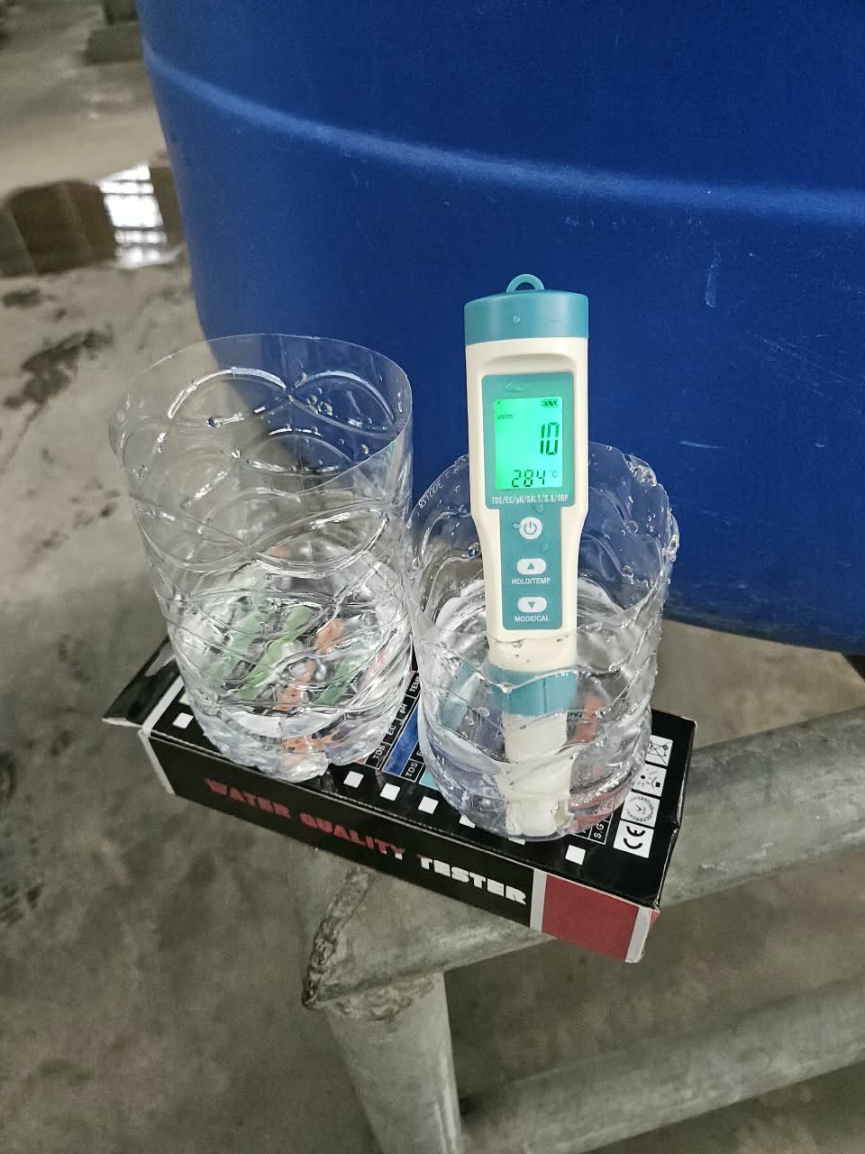 After-service RO water conductivity reading: 10 microsiemens per centimetre at 28.4 degrees Celsius